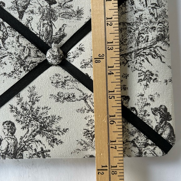 French Toile Fabric Memo Bulletin Board - Picture 4 of 5